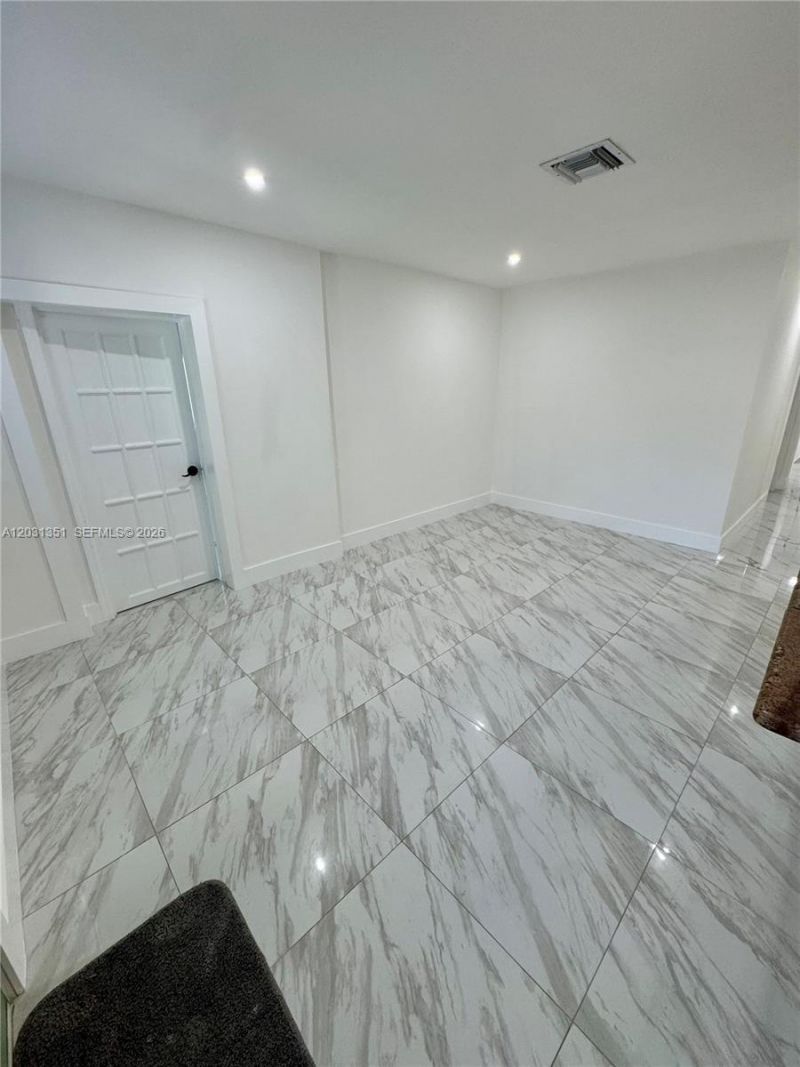 2326 NW 59th St , Miami, FL 33142 Photo