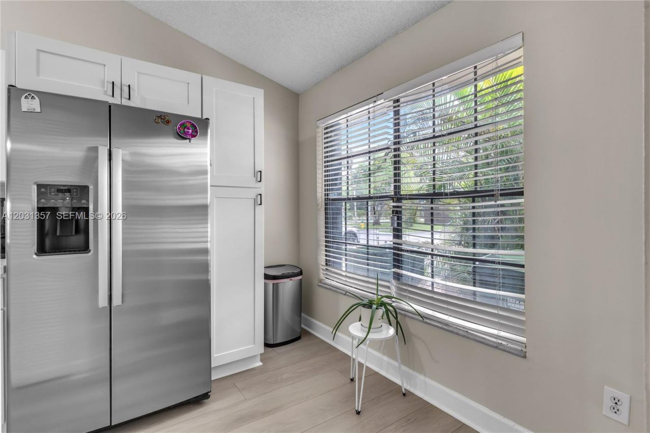 2330 Plum Ct , Pembroke Pines, FL 33026 Photo