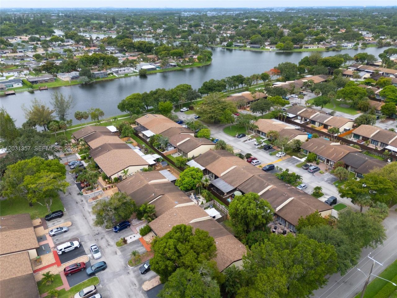 2330 Plum Ct , Pembroke Pines, FL 33026 Photo