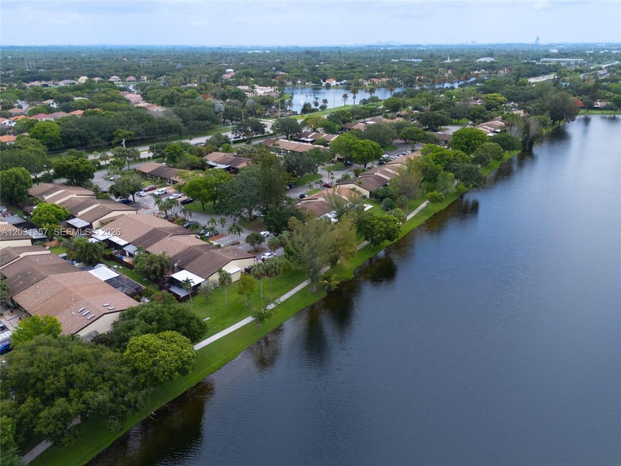 2330 Plum Ct , Pembroke Pines, FL 33026 Photo