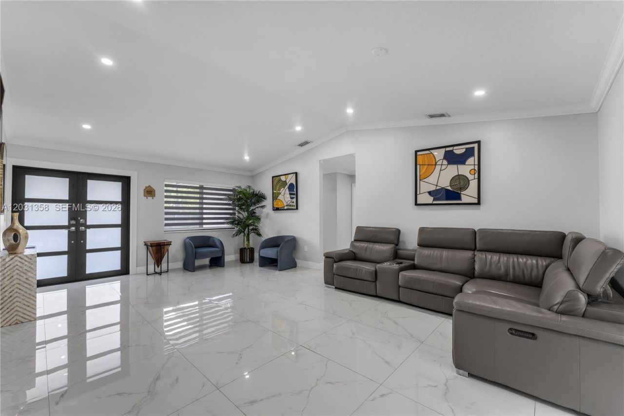 15842 SW 105th St , Miami, FL 33196 Photo