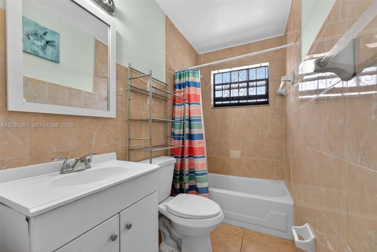 18930 NW 44th Ct , Unit C, Miami Gardens, FL 33055 Photo