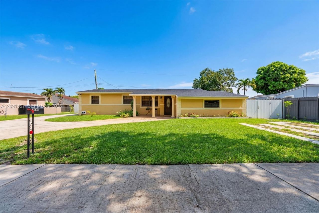 18930 NW 44th Ct , Unit C, Miami Gardens, FL 33055 Photo