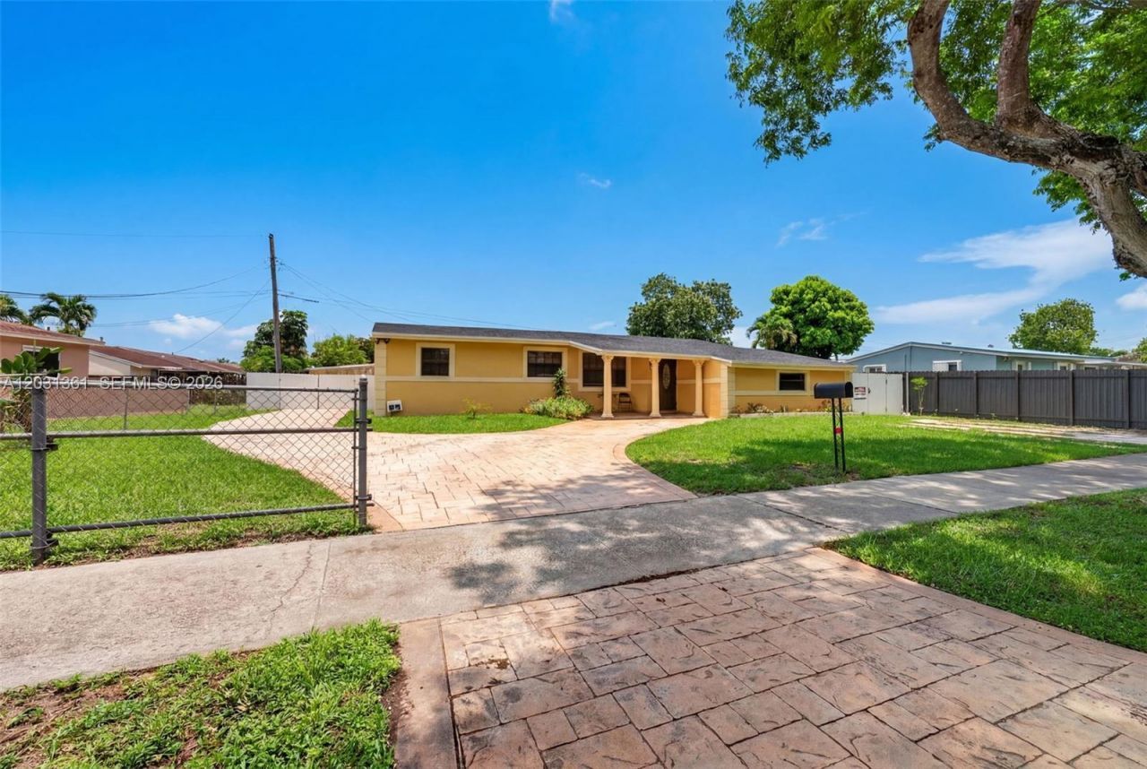18930 NW 44th Ct , Unit C, Miami Gardens, FL 33055 Photo
