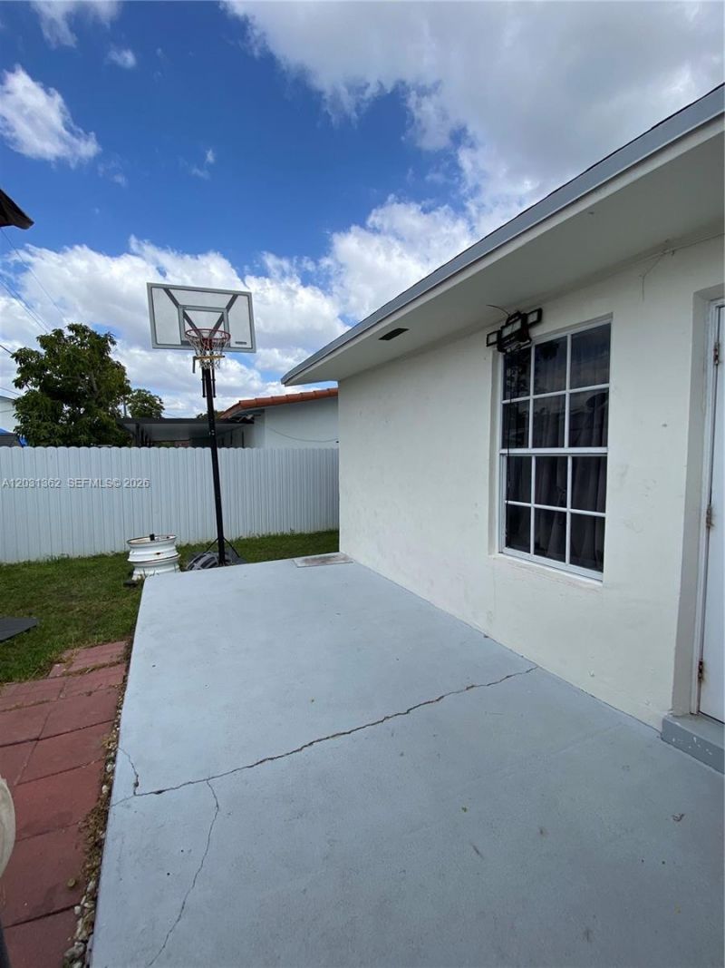 11352 SW 3rd St , Unit B, Sweetwater, FL 33174 Photo