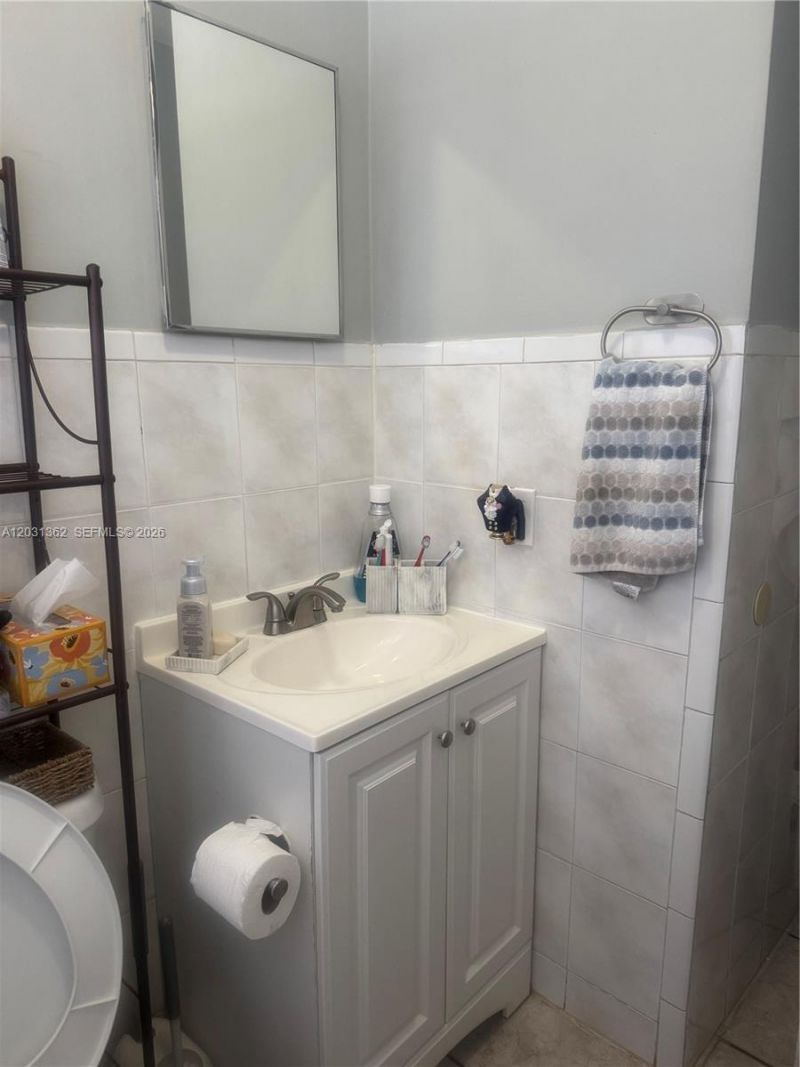 11352 SW 3rd St , Unit B, Sweetwater, FL 33174 Photo