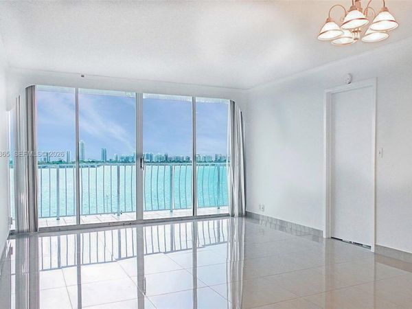 7601 E Treasure Dr, Unit 919, North Bay Village, FL 33141