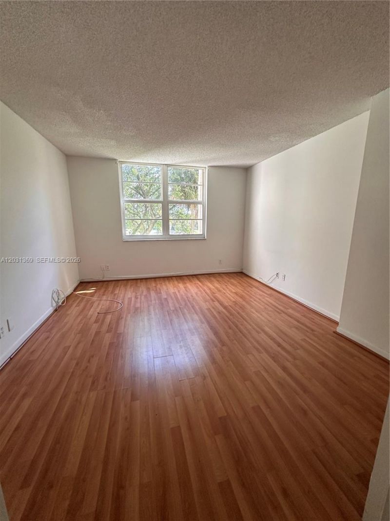 250 Jacaranda Dr, Unit 305, Plantation, FL 33324 Photo