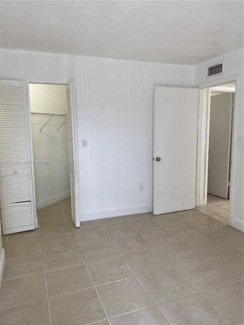 7075 NW 186th St , Unit C308, Hialeah, FL 33015 Photo