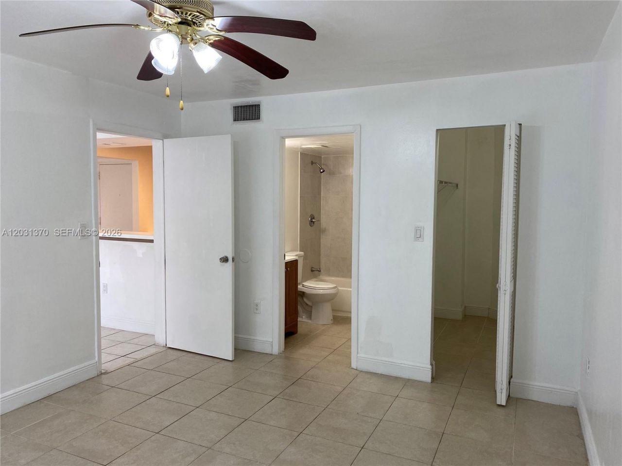 7075 NW 186th St , Unit C308, Hialeah, FL 33015 Photo