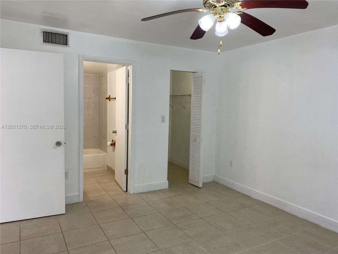7075 NW 186th St , Unit C308, Hialeah, FL 33015 Photo
