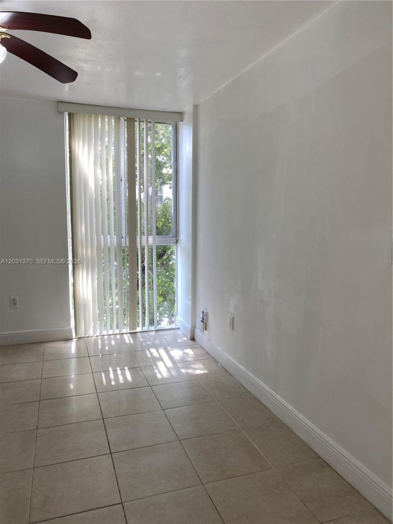 7075 NW 186th St , Unit C308, Hialeah, FL 33015 Photo