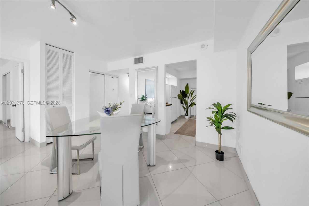 2101 S Ocean Dr , Unit 204, Hollywood, FL 33019 Photo
