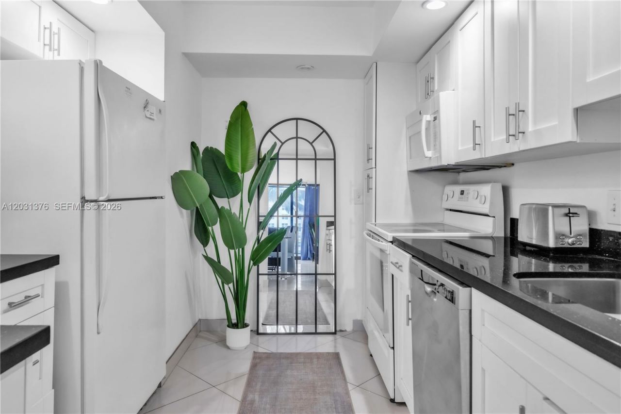 2101 S Ocean Dr , Unit 204, Hollywood, FL 33019 Photo