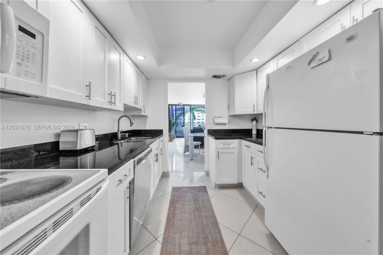 2101 S Ocean Dr , Unit 204, Hollywood, FL 33019 Photo