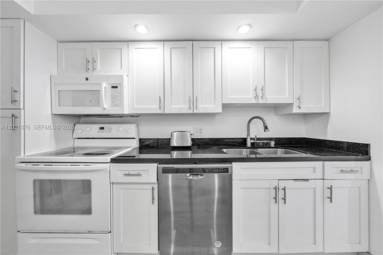 2101 S Ocean Dr , Unit 204, Hollywood, FL 33019 Photo