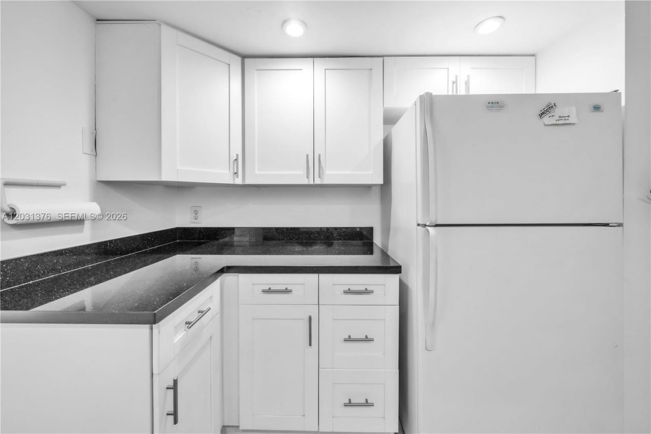 2101 S Ocean Dr , Unit 204, Hollywood, FL 33019 Photo