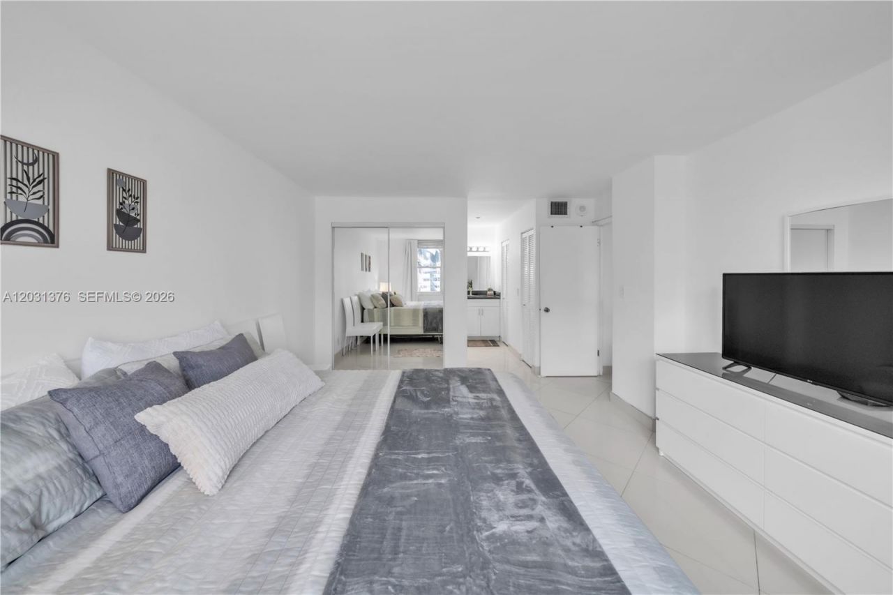 2101 S Ocean Dr , Unit 204, Hollywood, FL 33019 Photo
