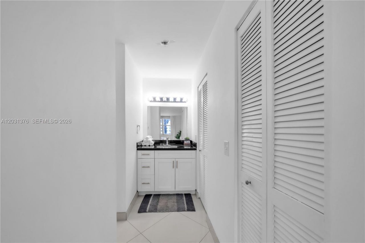 2101 S Ocean Dr , Unit 204, Hollywood, FL 33019 Photo
