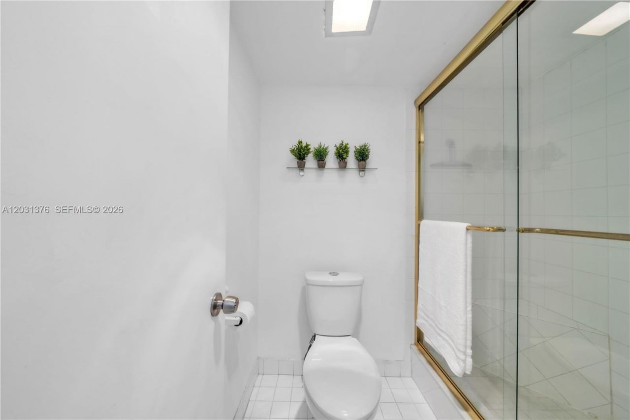 2101 S Ocean Dr , Unit 204, Hollywood, FL 33019 Photo