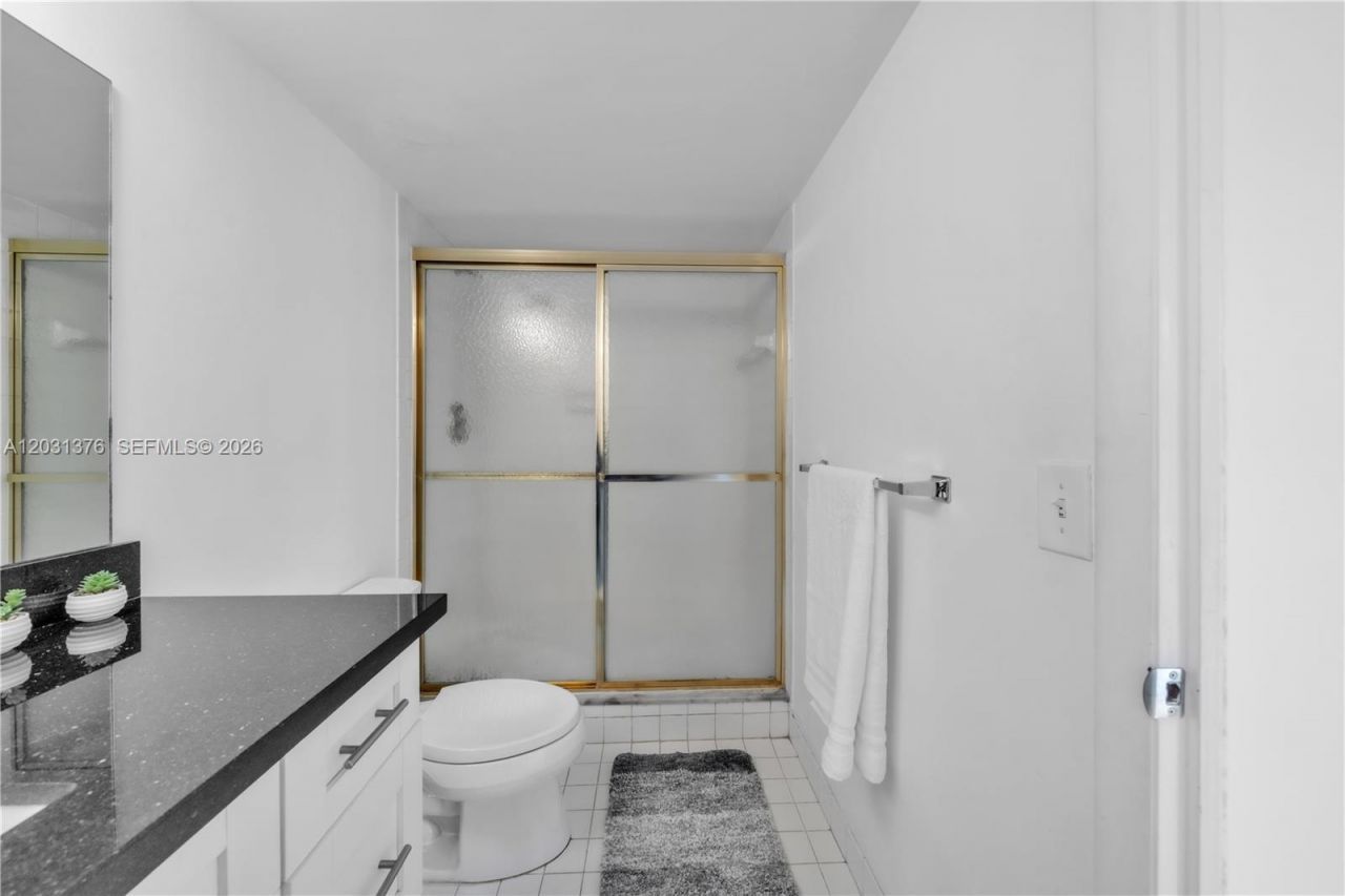 2101 S Ocean Dr , Unit 204, Hollywood, FL 33019 Photo