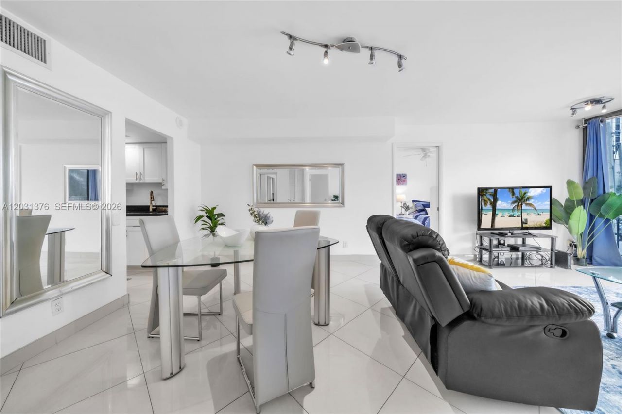 2101 S Ocean Dr , Unit 204, Hollywood, FL 33019 Photo