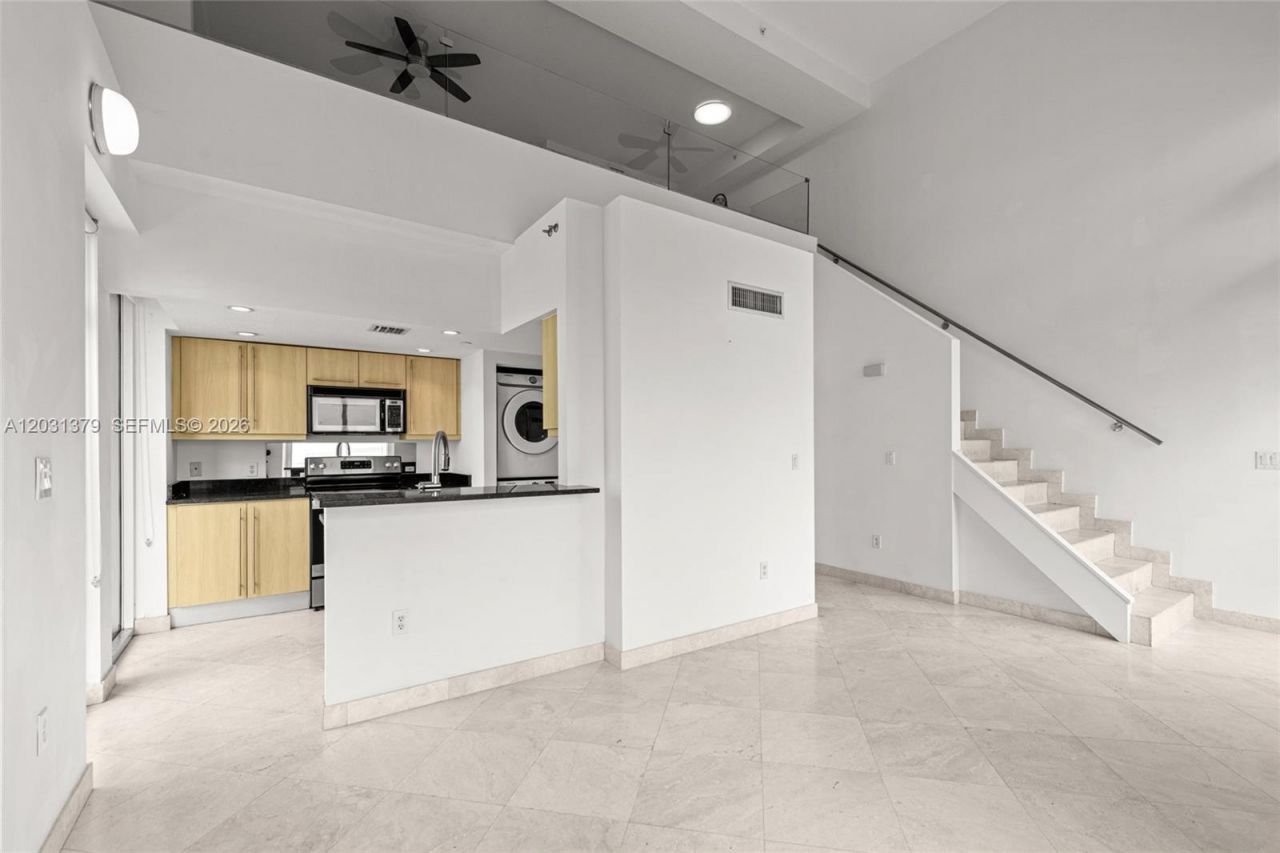 7600 Collins Ave, Unit 1210, Miami Beach, FL 33141 Photo