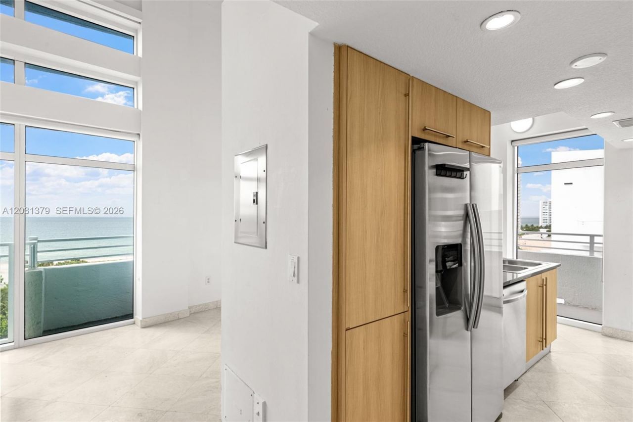 7600 Collins Ave, Unit 1210, Miami Beach, FL 33141 Photo