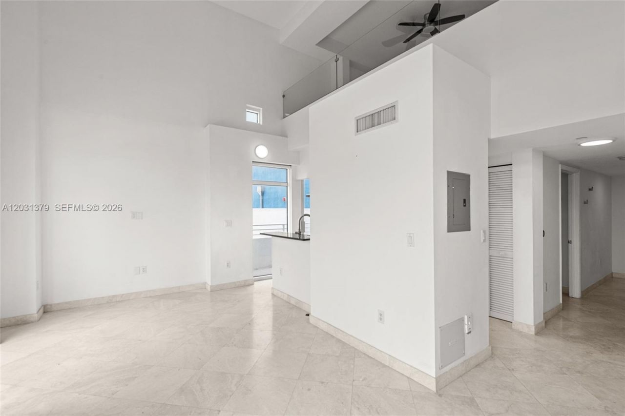 7600 Collins Ave, Unit 1210, Miami Beach, FL 33141 Photo