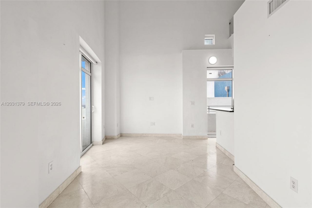 7600 Collins Ave, Unit 1210, Miami Beach, FL 33141 Photo