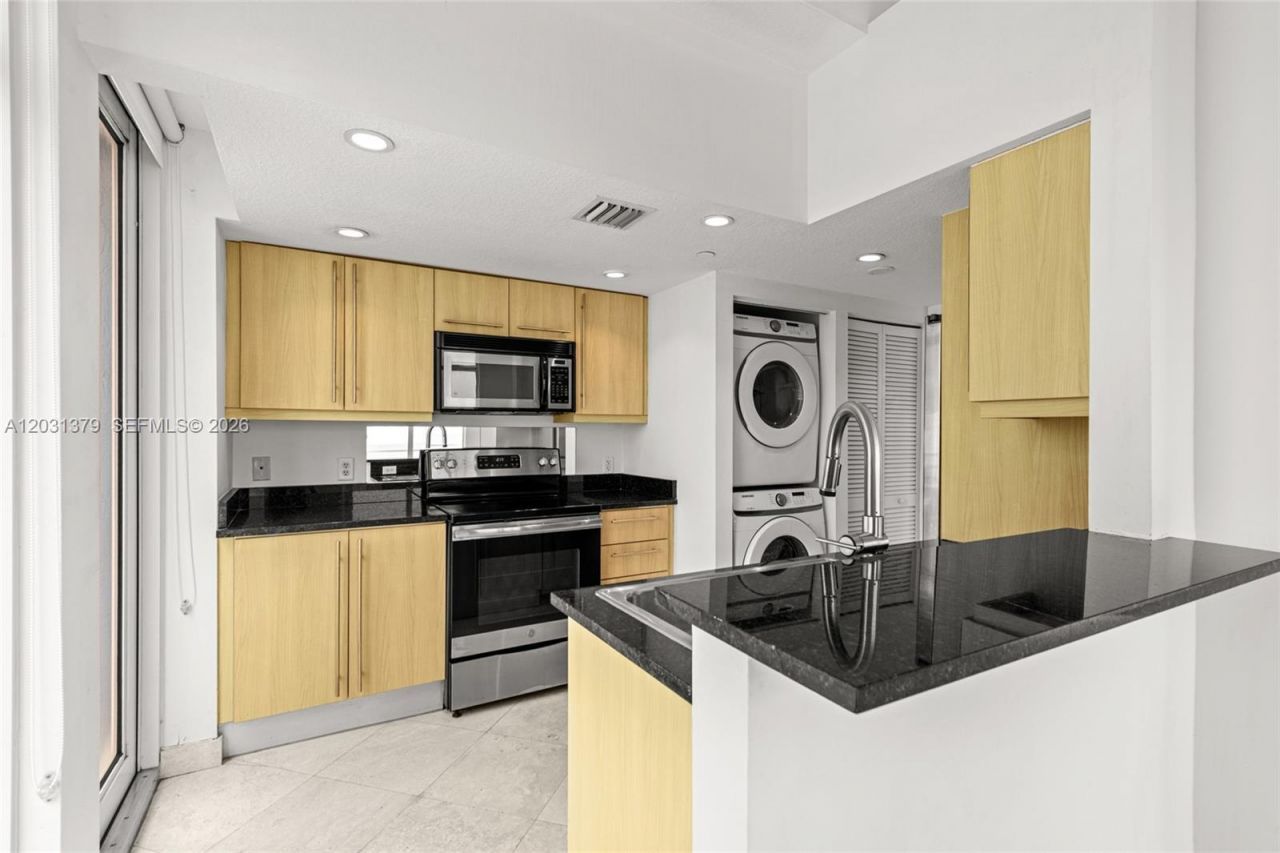 7600 Collins Ave, Unit 1210, Miami Beach, FL 33141 Photo