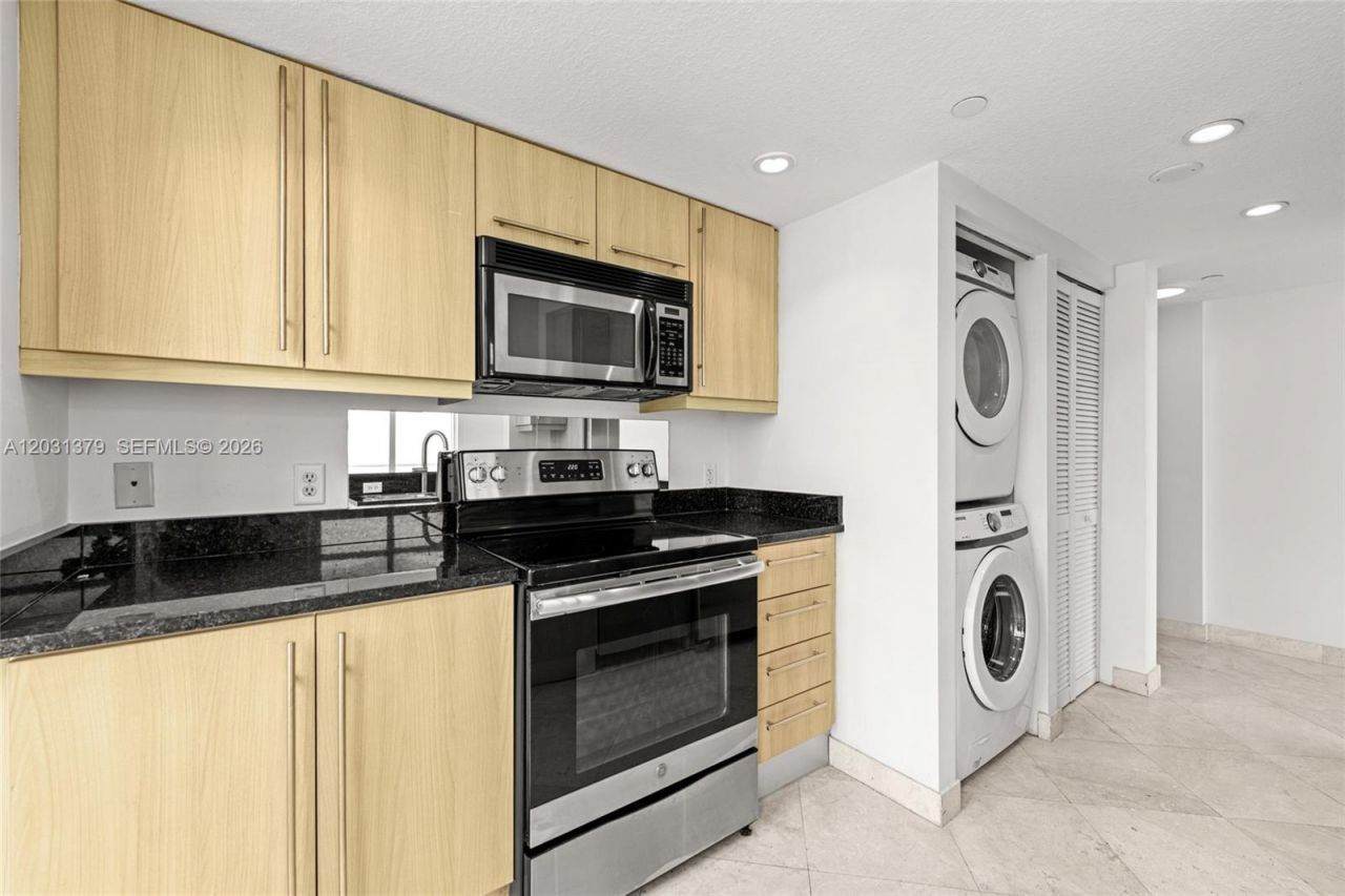 7600 Collins Ave, Unit 1210, Miami Beach, FL 33141 Photo