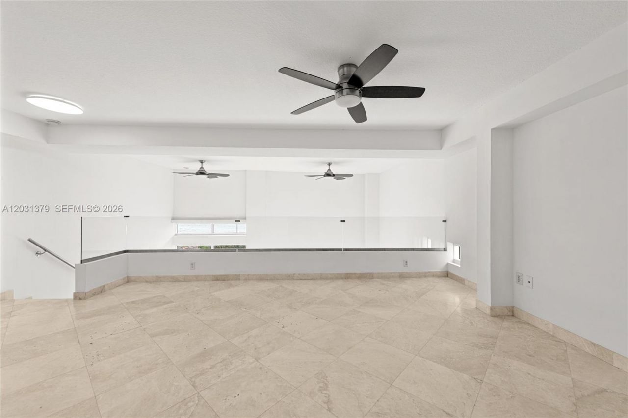 7600 Collins Ave, Unit 1210, Miami Beach, FL 33141 Photo