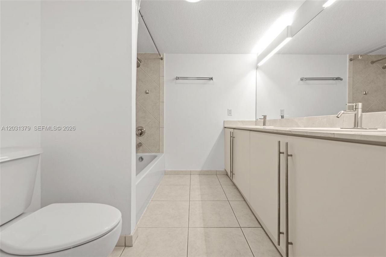 7600 Collins Ave, Unit 1210, Miami Beach, FL 33141 Photo