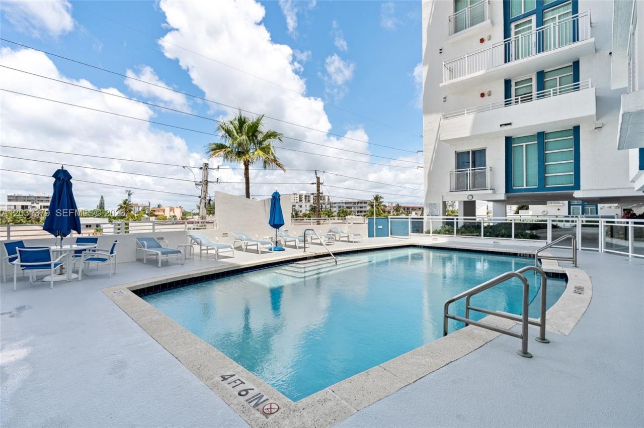 7600 Collins Ave, Unit 1210, Miami Beach, FL 33141 Photo