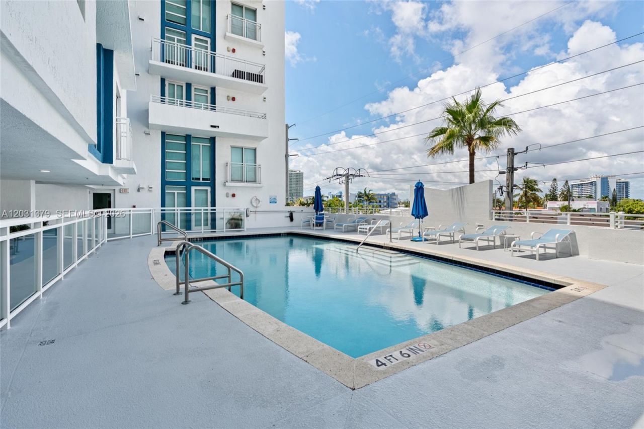 7600 Collins Ave, Unit 1210, Miami Beach, FL 33141 Photo