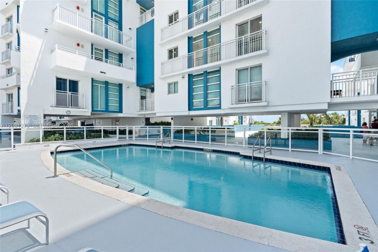 7600 Collins Ave, Unit 1210, Miami Beach, FL 33141 Photo