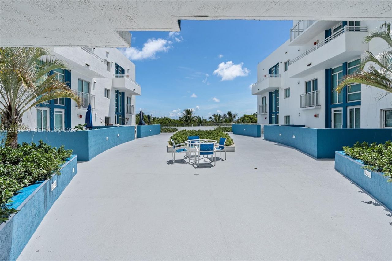 7600 Collins Ave, Unit 1210, Miami Beach, FL 33141 Photo