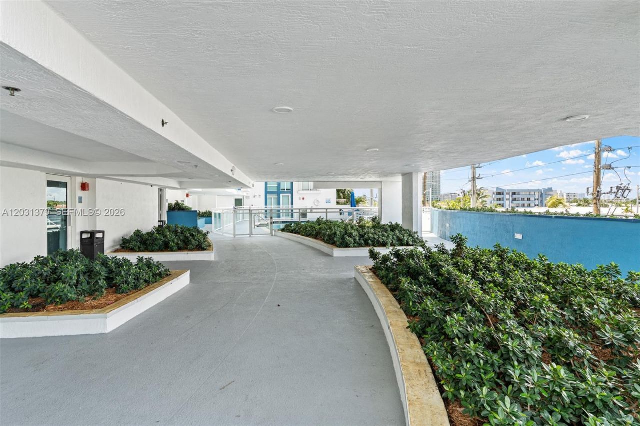 7600 Collins Ave, Unit 1210, Miami Beach, FL 33141 Photo