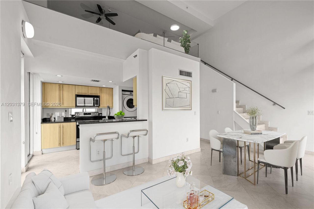 7600 Collins Ave, Unit 1210, Miami Beach, FL 33141 Photo