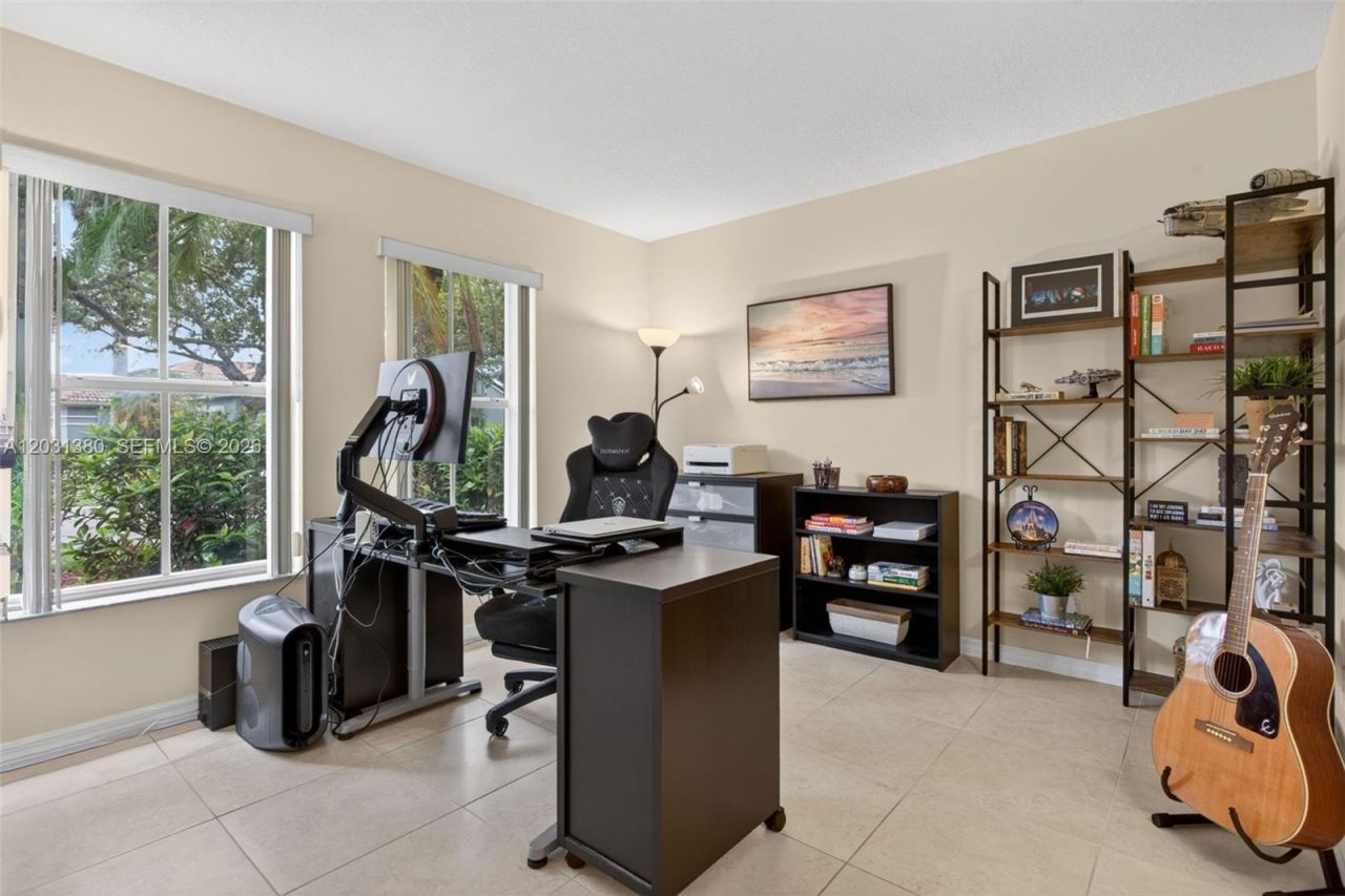 370 Carrington Dr , Weston, FL 33326 Photo