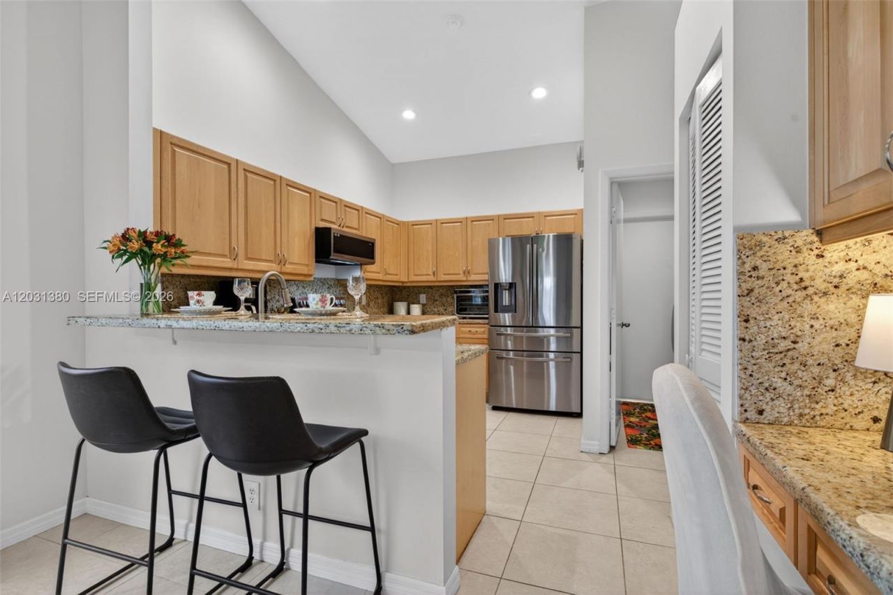 370 Carrington Dr , Weston, FL 33326 Photo