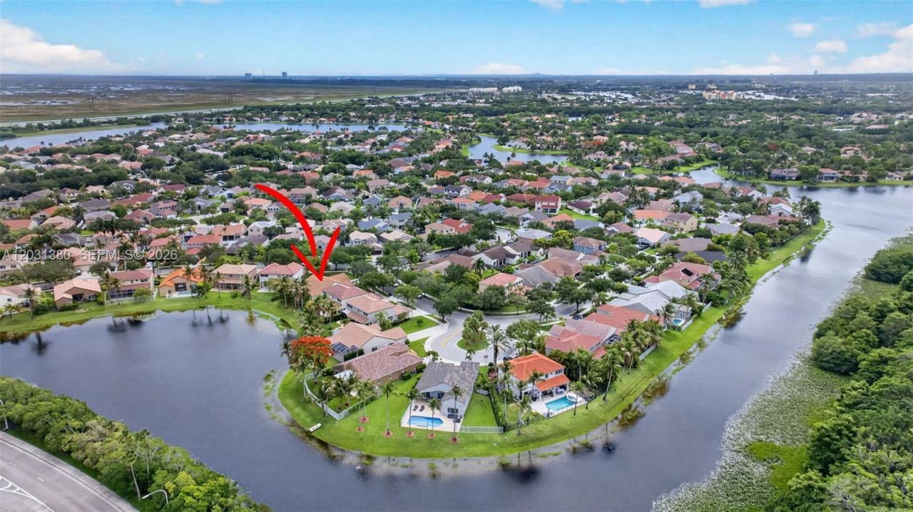 370 Carrington Dr , Weston, FL 33326 Photo