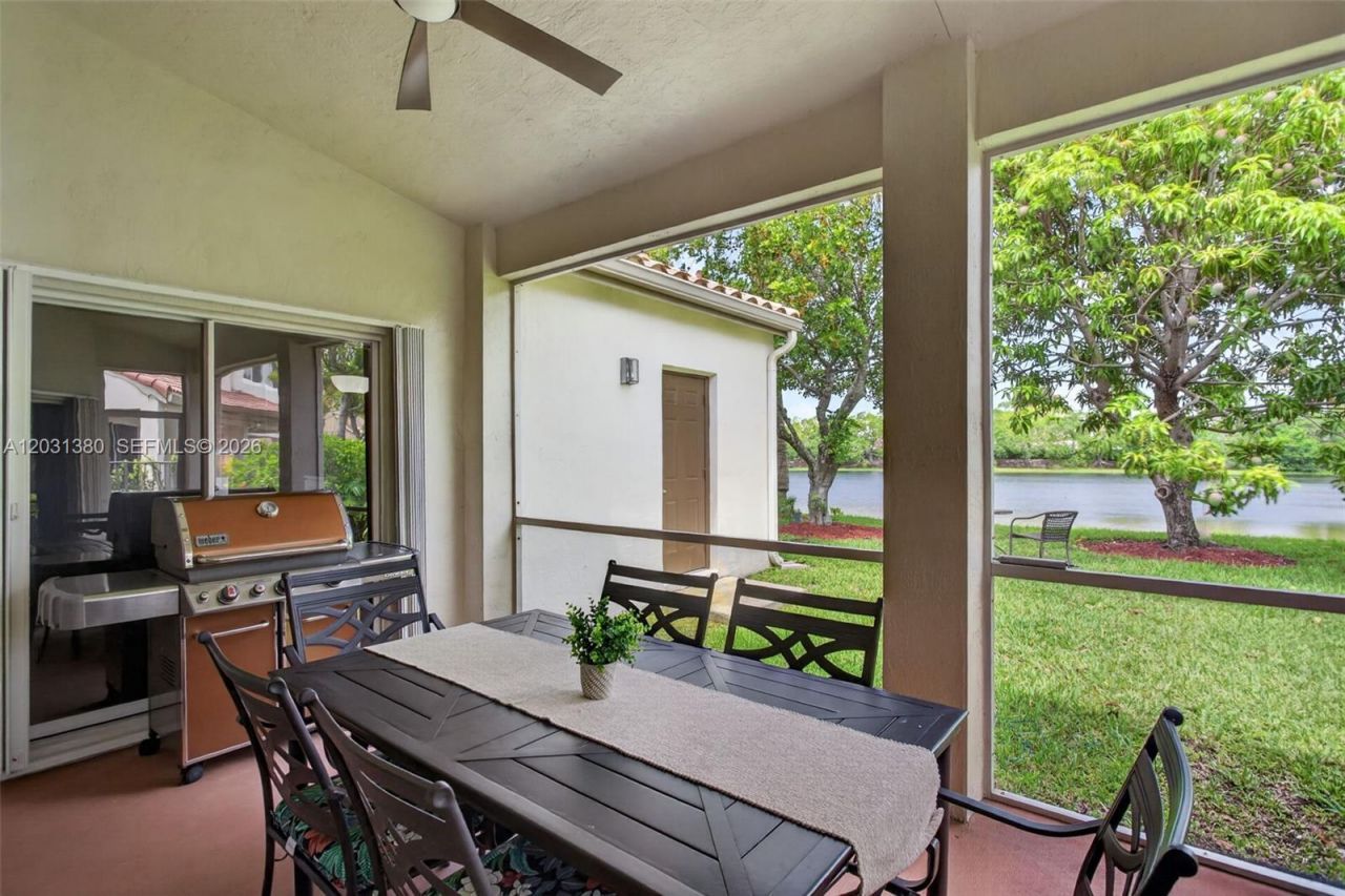 370 Carrington Dr , Weston, FL 33326 Photo