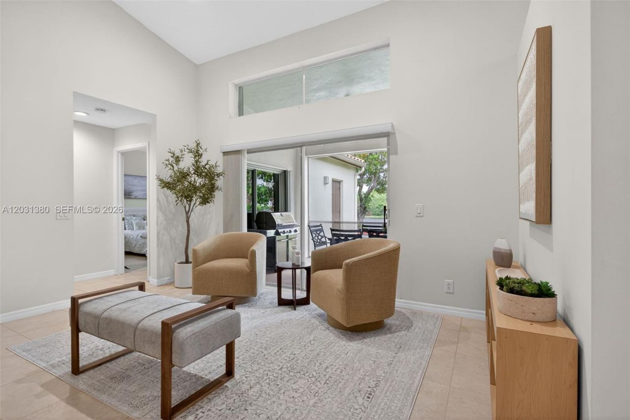 370 Carrington Dr , Weston, FL 33326 Photo