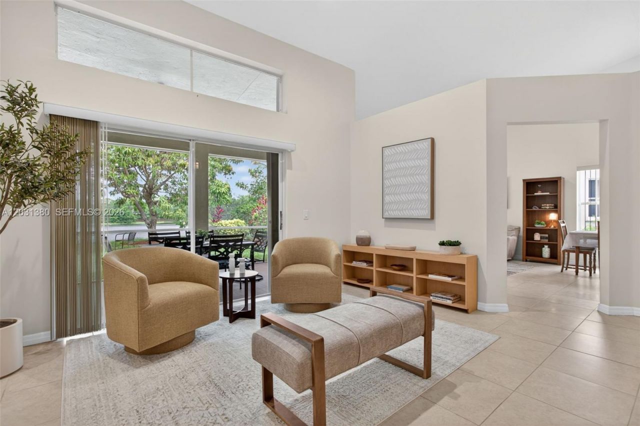 370 Carrington Dr , Weston, FL 33326 Photo