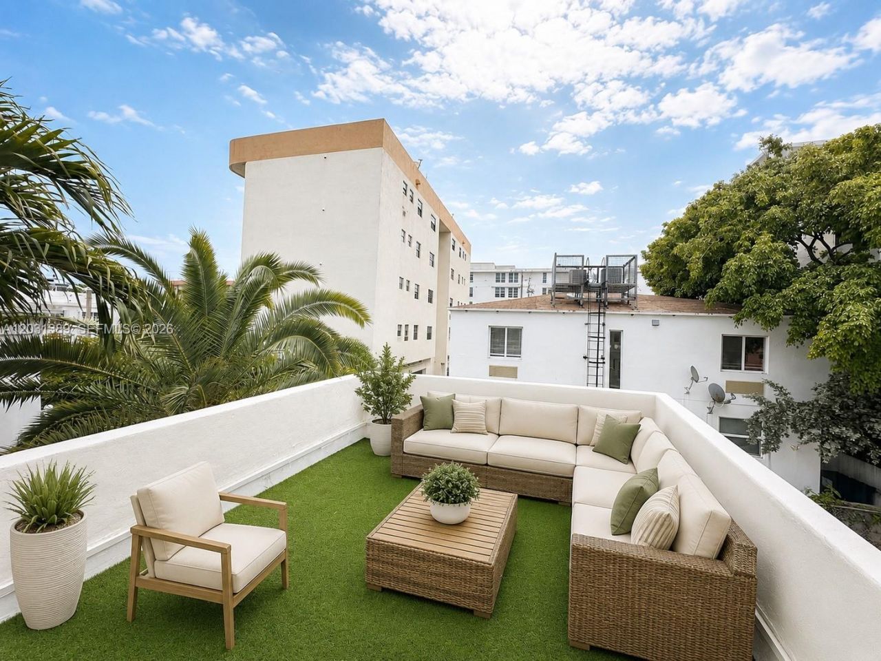 7735 Byron Ave , Unit 2, Miami Beach, FL 33141 Photo