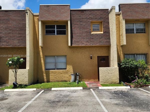 5733 Blueberry Ct , Lauderhill, FL 33313