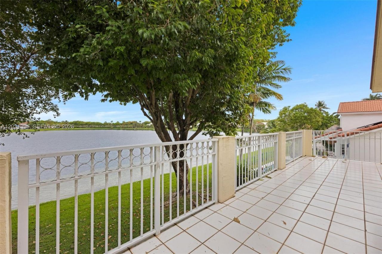 9314 SW 212th Ter , Cutler Bay, FL 33189 Photo