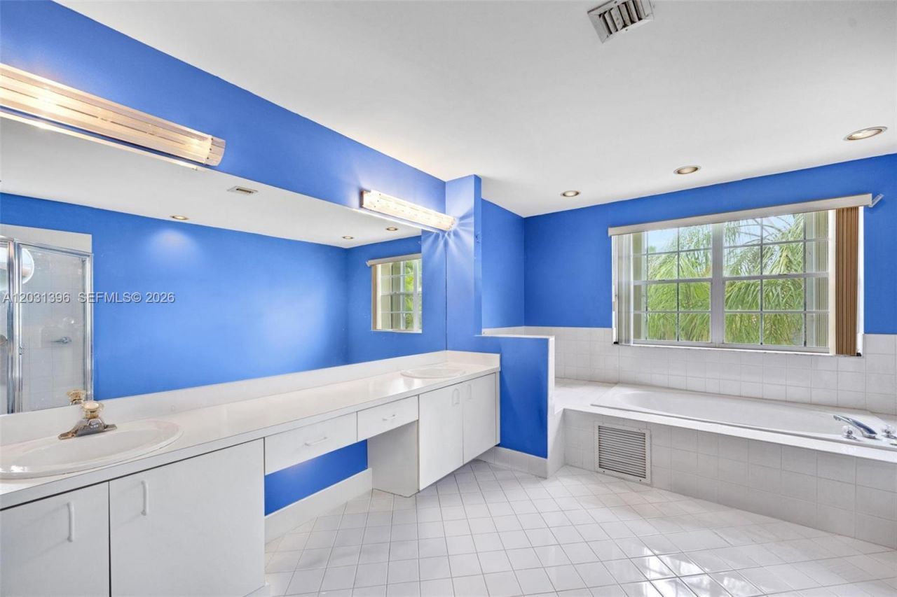 9314 SW 212th Ter , Cutler Bay, FL 33189 Photo